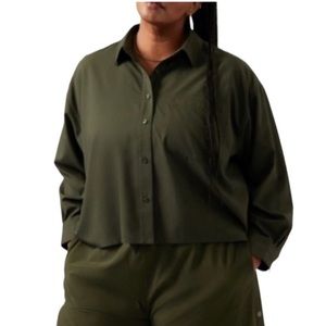 Athleta cropped Tech Top